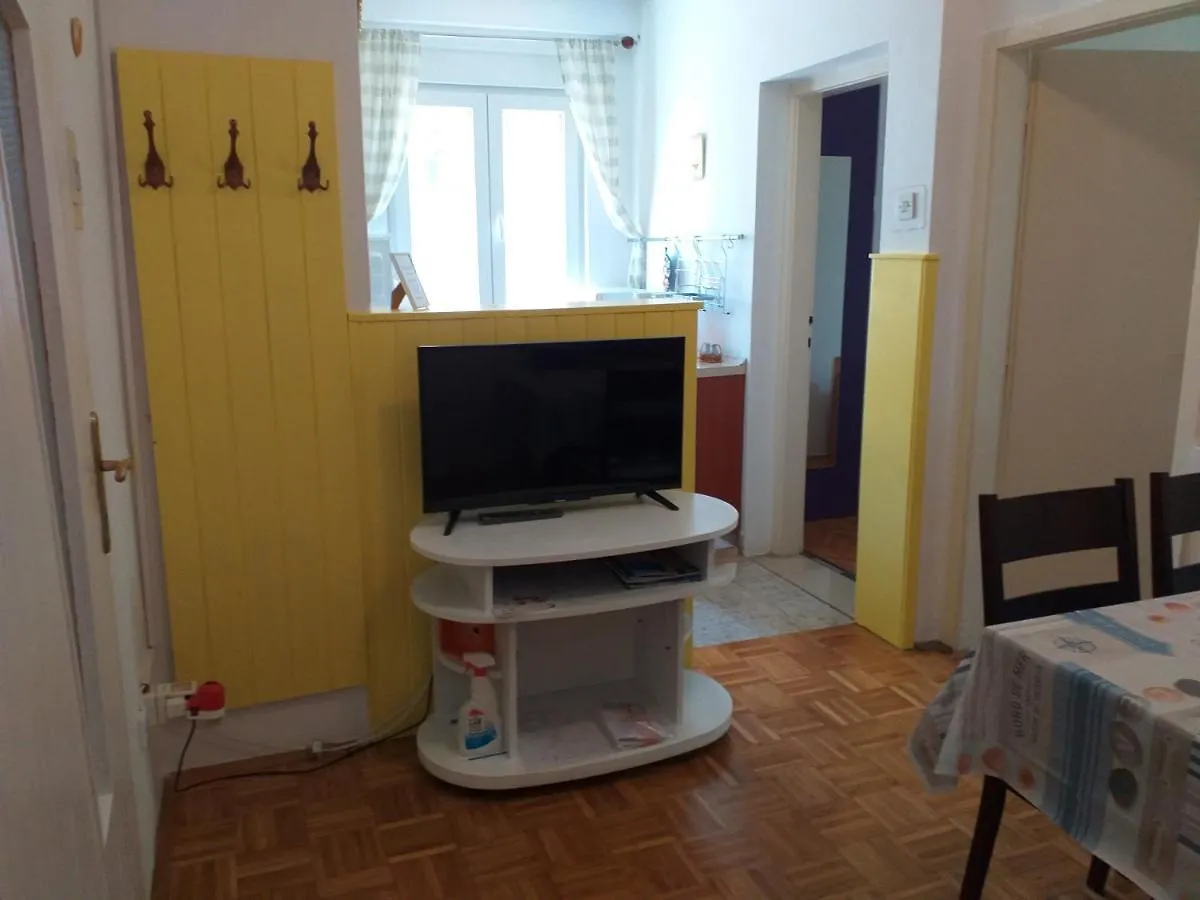 Levak Apartments - Apt. 2 Pjescana Uvala