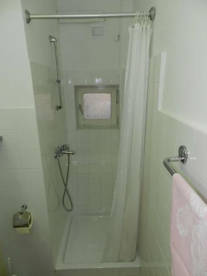 Levak Apartments - Apt. 2 Pjescana Uvala